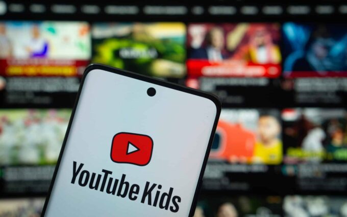 YouTube é pressionado por vídeos de IA para crianças