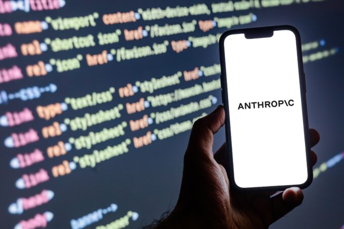 Anthropic firma parceria por agente de IA que combate crimes financeiros