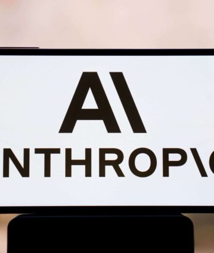 Anthropic lança 10 agentes de IA para bancos