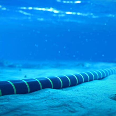 Por onde passa a internet? Entenda como funcionam os cabos submarinos Por onde passa a internet? Entenda como funcionam os cabos submarinos