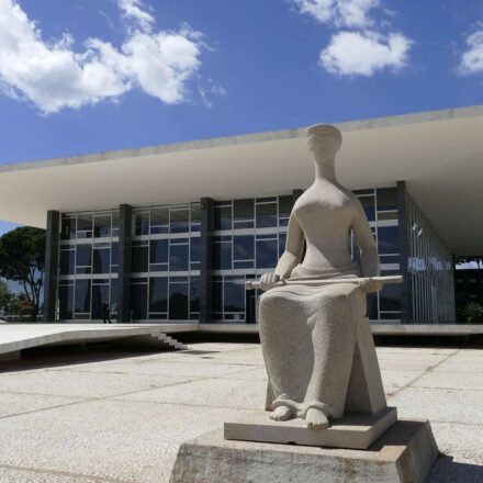 STF cria proteção para redes sociais em casos de conteúdo ilícito STF cria proteção para redes sociais em casos de conteúdo ilícito