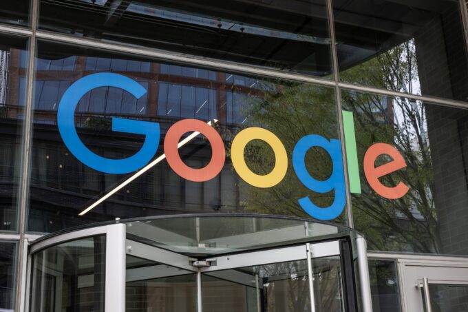 AGU notifica Google e cobra remoção de vídeos com apostas ilegais no YouTube