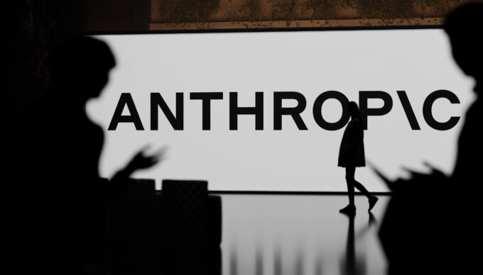 Anthropic chama ex-integrante da Casa Branca para lidar com IA