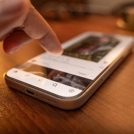 Austrália quer proibir feed recomendado em redes sociais Austrália quer proibir feed recomendado em redes sociais