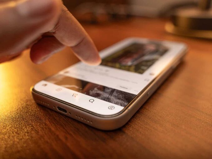 Austrália quer proibir feed recomendado em redes sociais