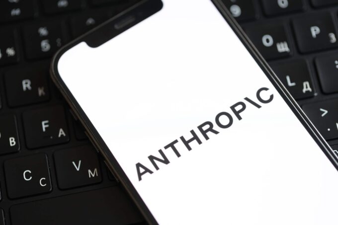 Anthropic: pesquisador deixa empresa por medo de IA “sair do controle”