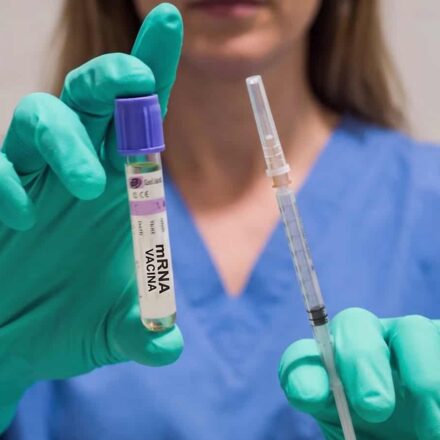 Resumo do OD: o fracasso que virou Nobel; IApocalipse; carros hackeados e mais! Vacinas de RNA mensageiro: como funciona a tecnologia em desenvolvimento no Brasil